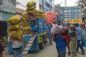 রোজা এগিয়ে এলেও আগের আমেজ নেই, ক্রেতার অস্বস্তিতে | সারা সপ্তাহের খবর